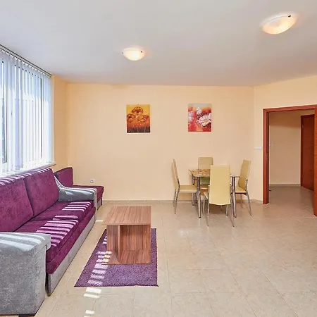 Karolina Apartment